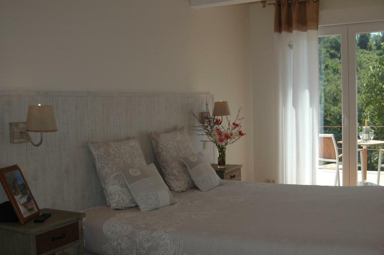 Les Jardins De Soulane B&B - Adults Only Belcastel-et-Buc Екстериор снимка